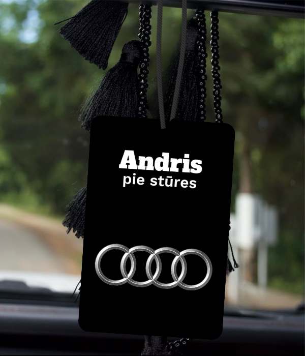 Personalizēts automašīnas aromatizators ar vārdu un Audi logotipu