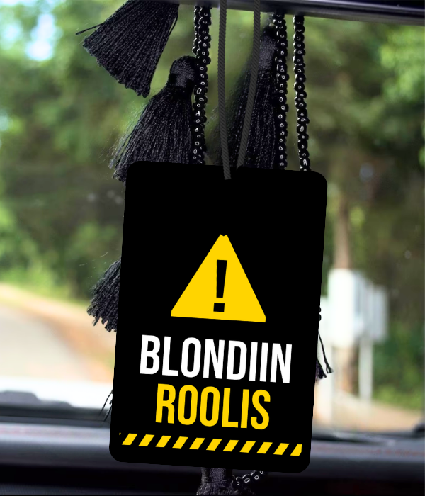 Autolõhnastaja Blondiin roolis
