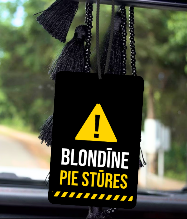 Automašīnas aromatizators Blondīne pie stūres